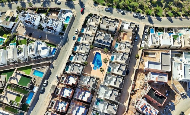 Resale - Villa -
Villamartín - PAU 8