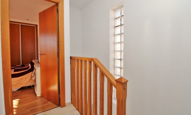 Reventa - Villa -
Villamartín - PAU 8