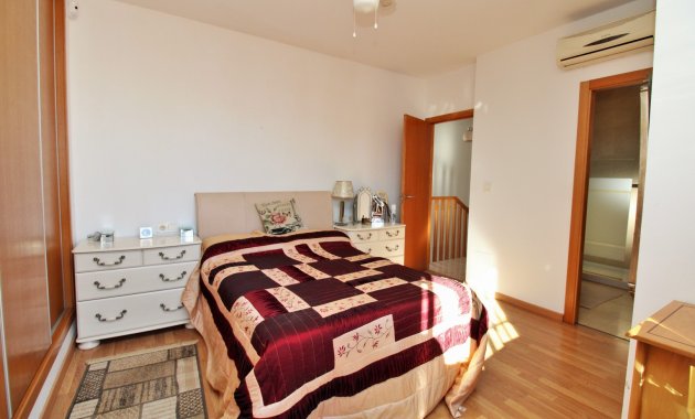 Reventa - Villa -
Villamartín - PAU 8