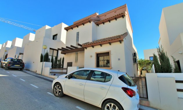 Reventa - Villa -
Villamartín - PAU 8