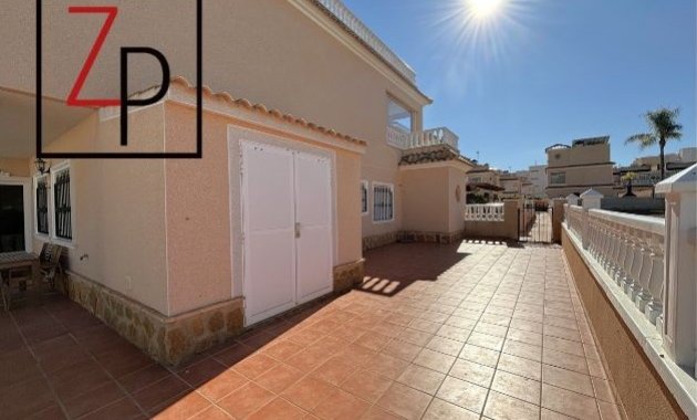 Resale - Apartment / flat -
Orihuela Costa - Villamartín