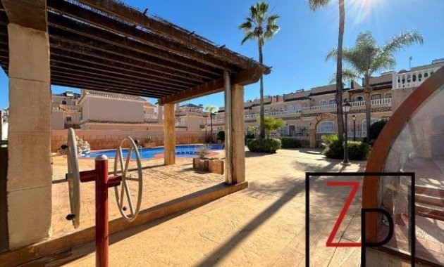 Resale - Apartment / flat -
Orihuela Costa - Villamartín