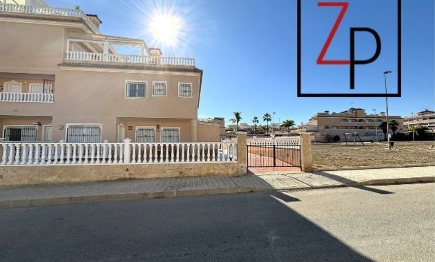 Resale - Apartment / flat -
Orihuela Costa - Villamartín