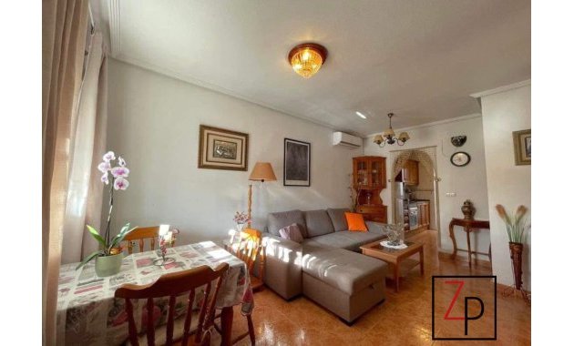 Resale - Apartment / flat -
Torrevieja - La Siesta - El Salado -  Torreta