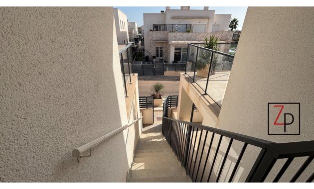 Resale - Apartment / flat -
Torrevieja - Nueva Torrevieja - Aguas Nuevas