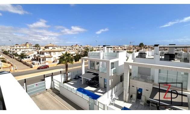 Resale - Villa -
Orihuela Costa - Cabo roig - La Zenia