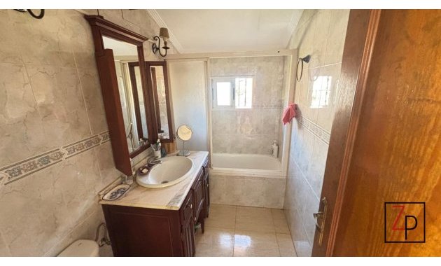 Endursala - Einbýlishús -
Torrevieja - Lago Jardín II