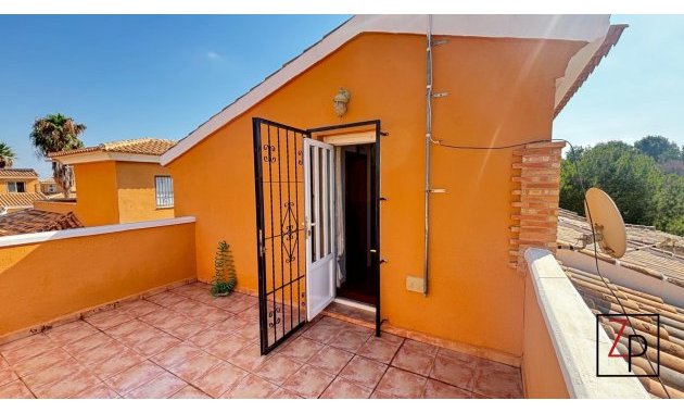 Endursala - Einbýlishús -
Torrevieja - Lago Jardín II