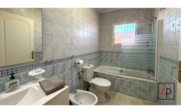 Resale - Townhouse -
Villamartín - PAU 8