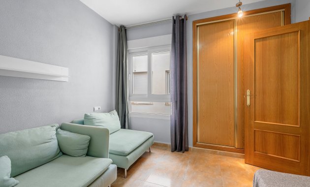 Resale - Apartment  -
Almoradí