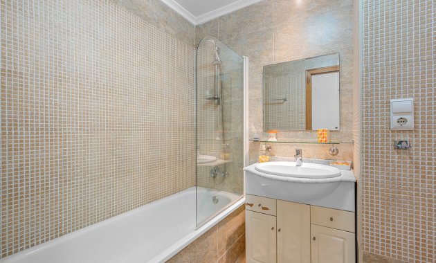 Resale - Apartment  -
Almoradí