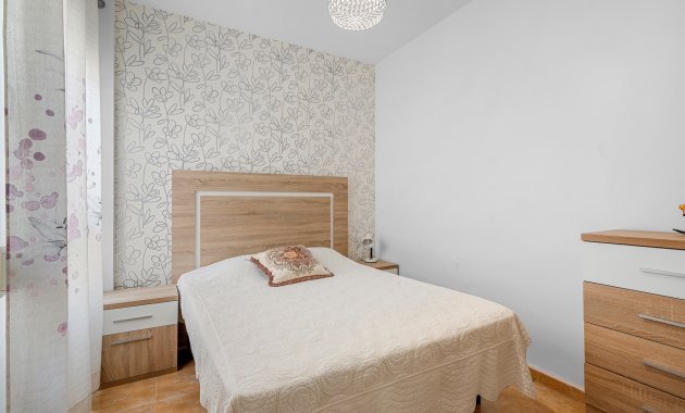 Resale - Apartment  -
Almoradí