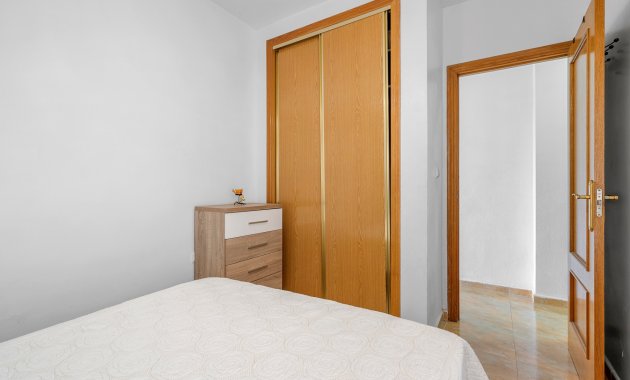 Resale - Apartment  -
Almoradí