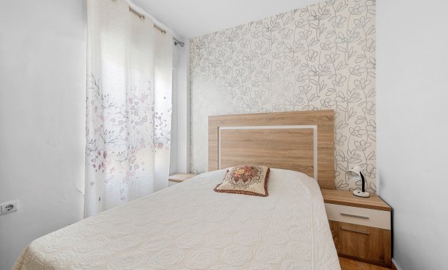 Resale - Apartment  -
Almoradí