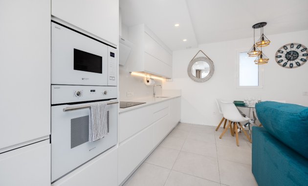 Resale - Apartment  -
Orihuela Costa - Playa Flamenca