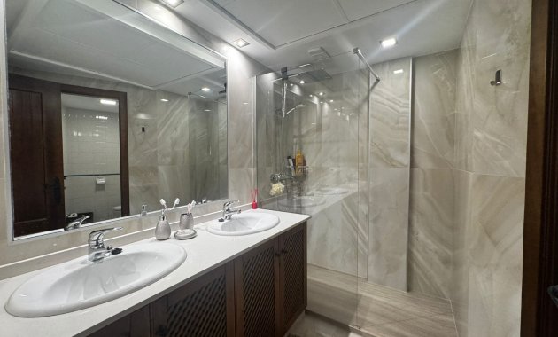 Endursala - Íbúð -
Punta Prima