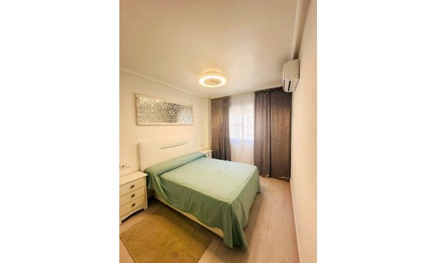 Resale - Apartment  -
Torrevieja - Parque de las Naciones