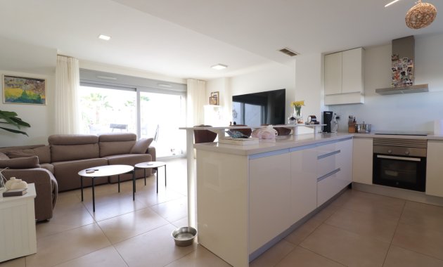 Resale - Apartment  -
Los Montesinos - Entre Naranjos / Vistabella Golf