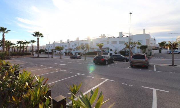 Resale - Apartment  -
Los Montesinos - Entre Naranjos / Vistabella Golf