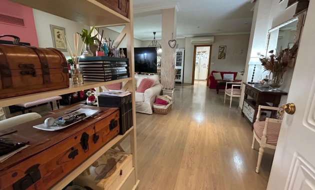 Resale - Villa -
Los Montesinos