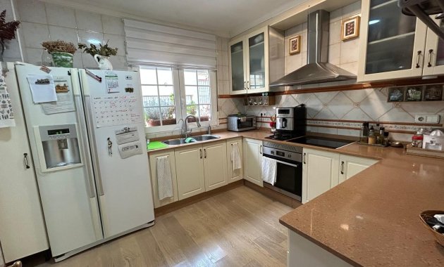 Resale - Villa -
Los Montesinos