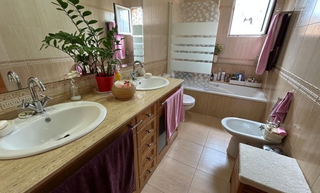 Resale - Villa -
Los Montesinos