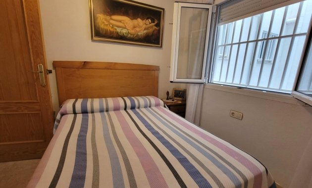 Resale - Apartment  -
Torrevieja - Parque de las Naciones