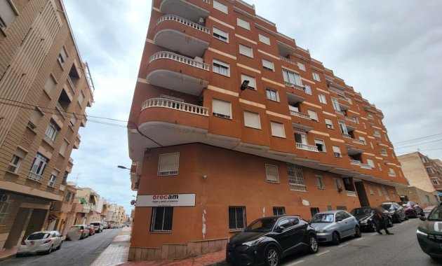 Resale - Apartment  -
Torrevieja - Parque de las Naciones