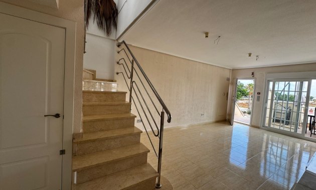 Resale - Apartment  -
Guardamar del Segura - El Raso