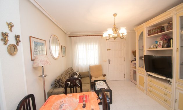 Resale - Apartment  -
Torrevieja - La veleta