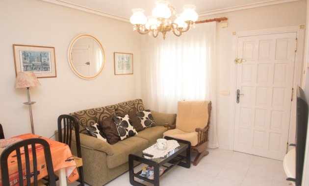 Resale - Apartment  -
Torrevieja - La veleta