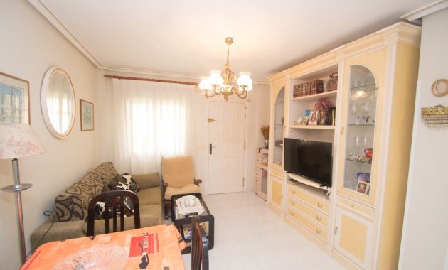 Resale - Apartment  -
Torrevieja - La veleta