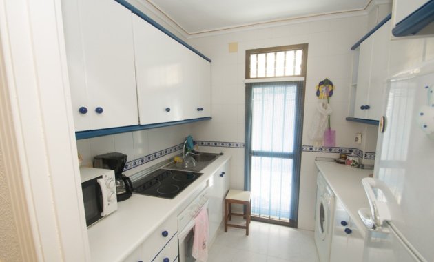 Resale - Apartment  -
Torrevieja - La veleta