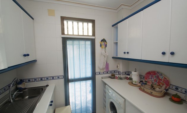 Resale - Apartment  -
Torrevieja - La veleta