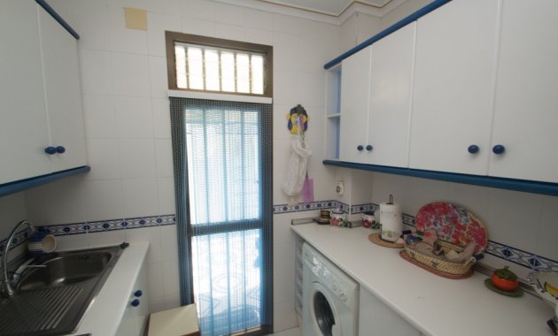Resale - Apartment  -
Torrevieja - La veleta
