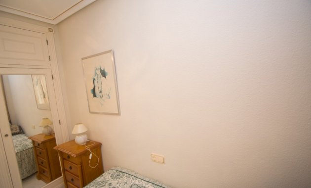 Resale - Apartment  -
Torrevieja - La veleta