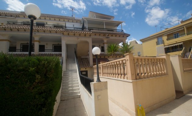 Resale - Apartment  -
Torrevieja - La veleta
