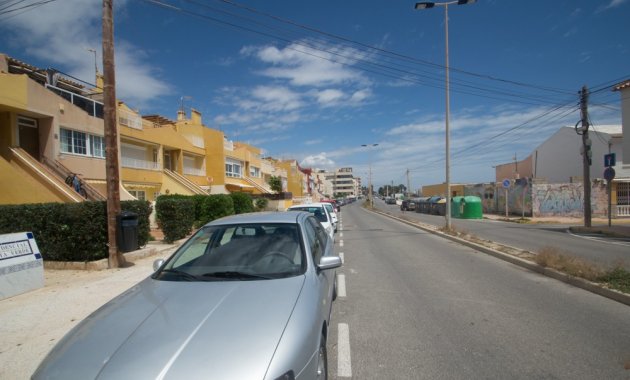 Resale - Apartment  -
Torrevieja - La veleta