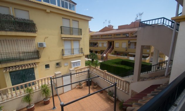 Resale - Apartment  -
Torrevieja - La veleta