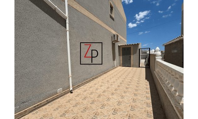 Resale - Townhouse -
Orihuela Costa - La Florida