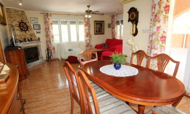 Resale - Villa -
Torrevieja - Los Balcones