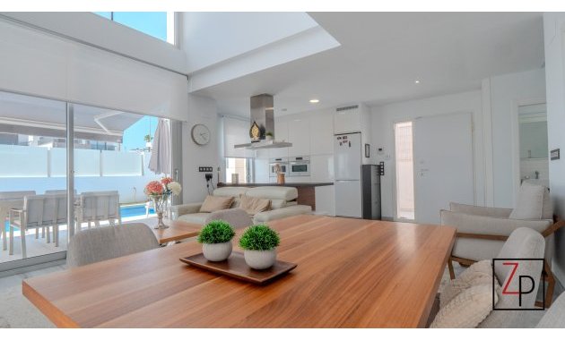 Resale - Villa -
Orihuela Costa - Cabo roig - La Zenia