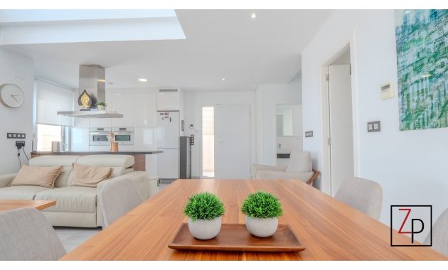 Resale - Villa -
Orihuela Costa - Cabo roig - La Zenia