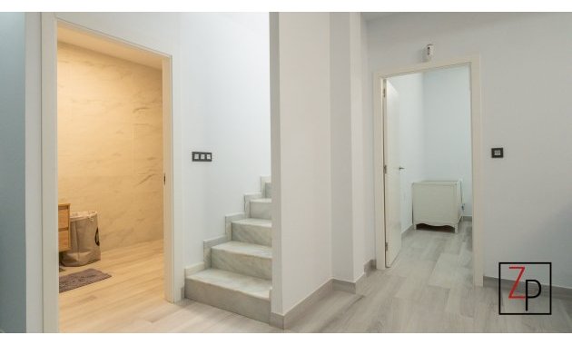 Resale - Villa -
Orihuela Costa - Cabo roig - La Zenia