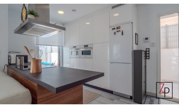 Resale - Villa -
Orihuela Costa - Cabo roig - La Zenia