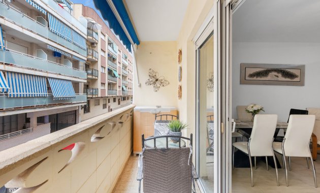 Resale - Apartment  -
Torrevieja - Playa del Cura