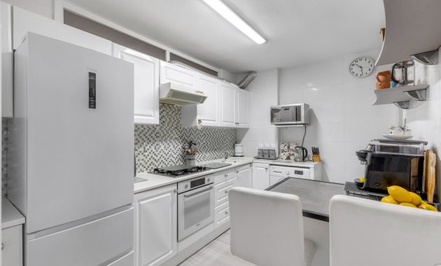 Resale - Apartment  -
Torrevieja - Playa del Cura