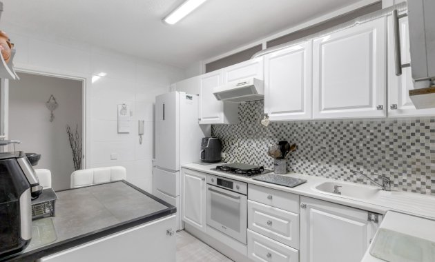 Resale - Apartment  -
Torrevieja - Playa del Cura