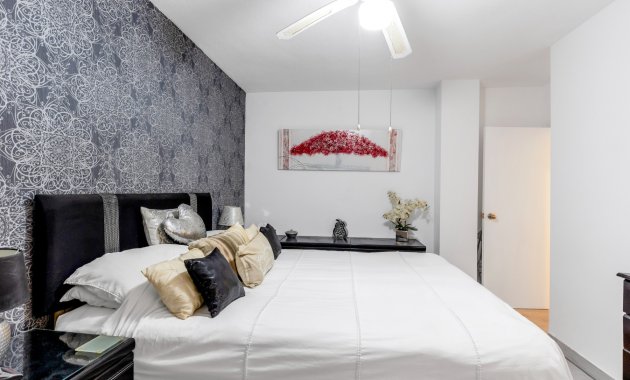 Resale - Apartment  -
Torrevieja - Playa del Cura