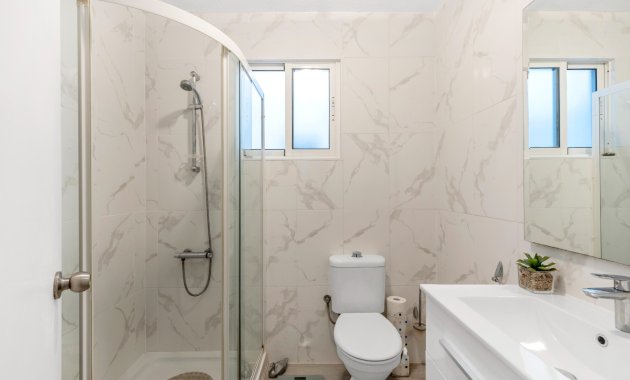 Resale - Apartment  -
Torrevieja - Playa del Cura